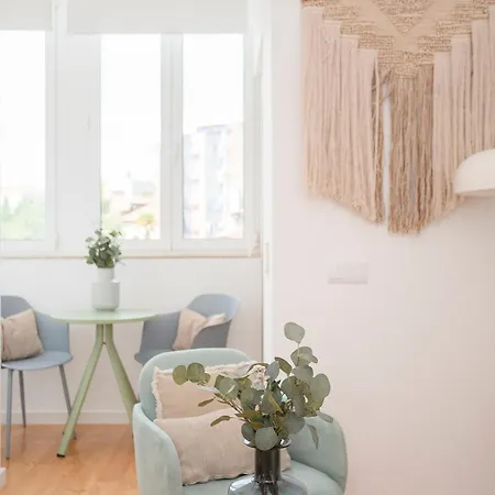 Apartment Liiiving In - Secret Grove Mezzanine *